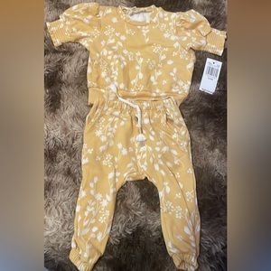 NWT Adorable Jessica Simpson baby girl sweatsuit